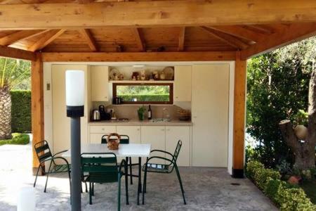 Trullo Al Monte Ceglie Messapica Exterior foto